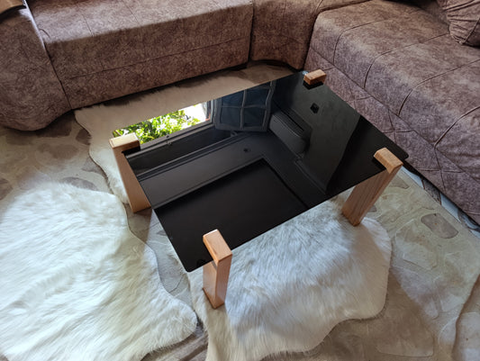 🖤 طاولة زجاج أسود مقوّى بأرجل من خشب الزان المتين – تصميم عصري من Déco Chic   🖤 Table en verre noir trempé avec pieds en bois de hêtre – Design moderne signé Déco Chic